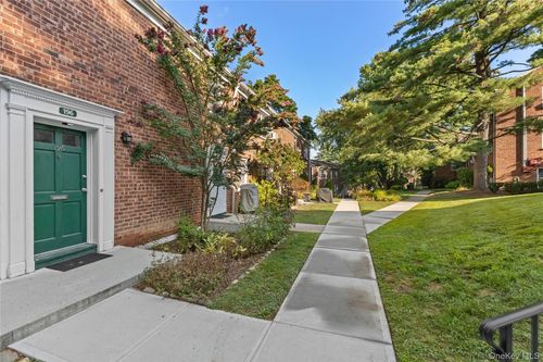 apt-196-21 Fieldstone Dr, Hartsdale, NY, 10530-1535 | Card Image