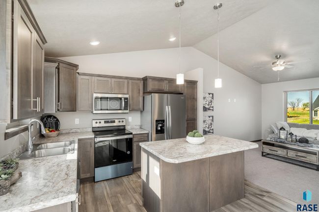 804 N Juniper St, House other with 3 bedrooms, 2 bathrooms and null parking in Lennox SD | Image 6