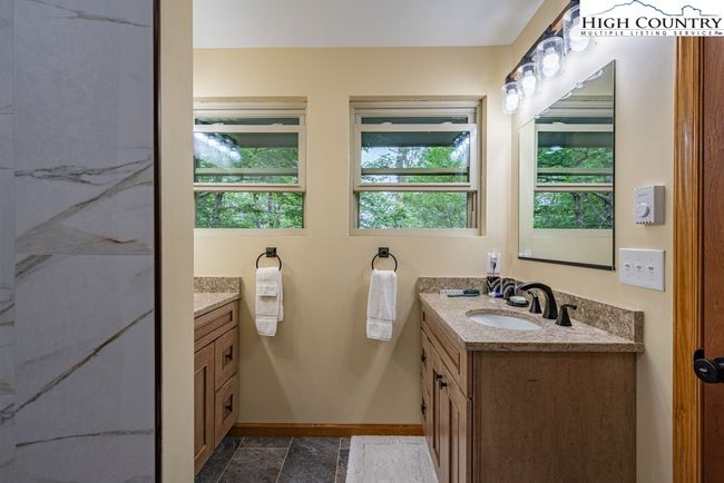 103 Raven Rd, House other with 3 bedrooms, 2 bathrooms and null parking in Beech Mountain NC | Image 29