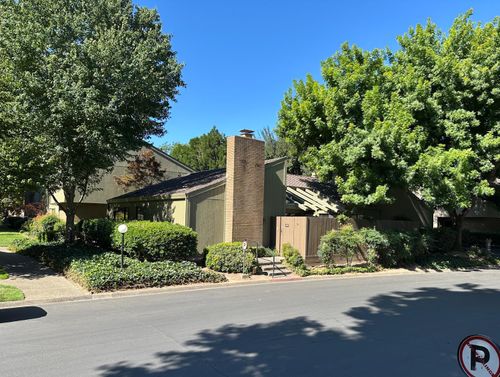 1001 Dunbarton Cir, Sacramento, CA, 95825-6820 | Card Image