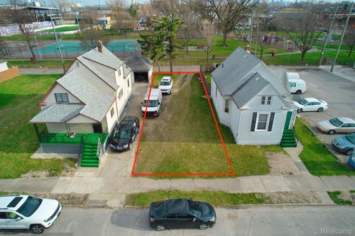 2946 Goodson St, Hamtramck, MI, 48212-3712 | Card Image