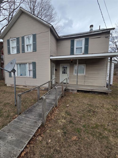 640 W Main St, Hancock, NY, 13783-1075 | Card Image