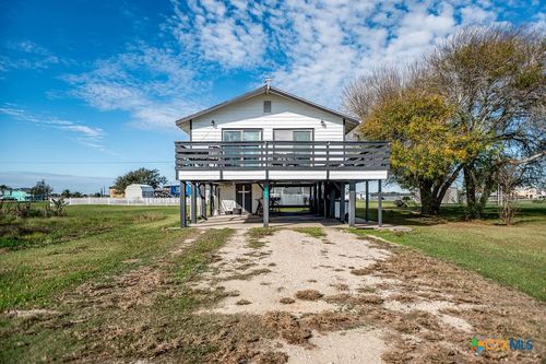 654 Calumet Dr, Palacios, TX, 77465-1952 | Card Image