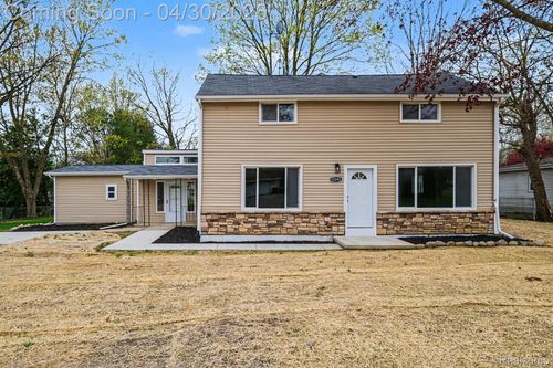 12043 Barber St, Mount Morris, MI, 48458-1455 | Card Image