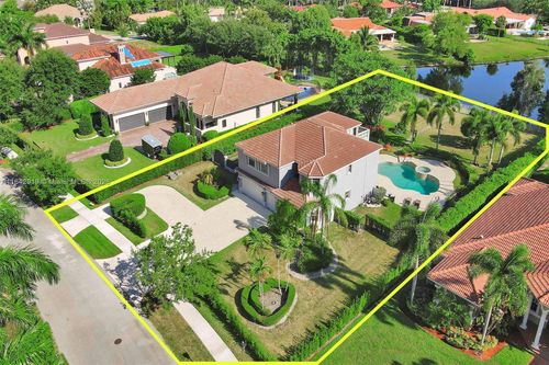 721 Ranch Rd, Weston, FL, 33326-1711 | Card Image