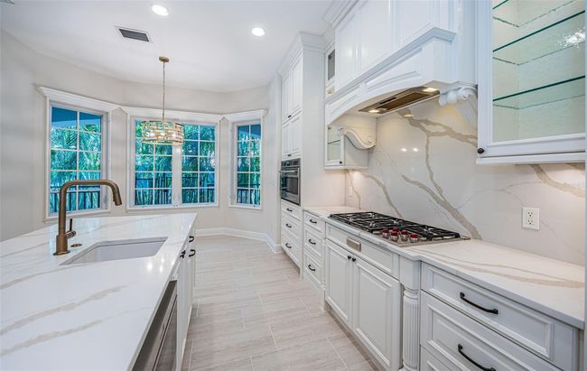 147 Bay Point Dr Ne, House other with 4 bedrooms, 4 bathrooms and null parking in St Petersburg FL | Image 22