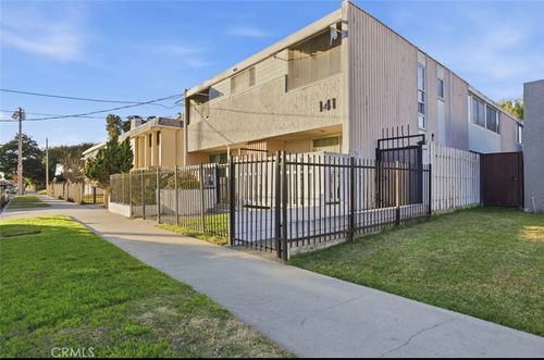 141 W Hillcrest, Inglewood, CA, 90301 | Card Image