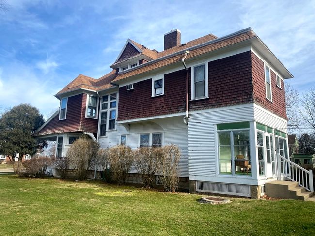 339 E Chestnut St, House other with 3 bedrooms, 3 bathrooms and 5 parking in Sheffield IL | Image 35
