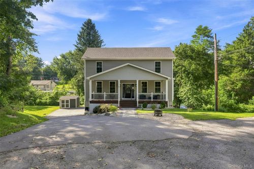 15 Rock Cut Ln, Pleasant Valley, NY, 12569-7729 | Card Image