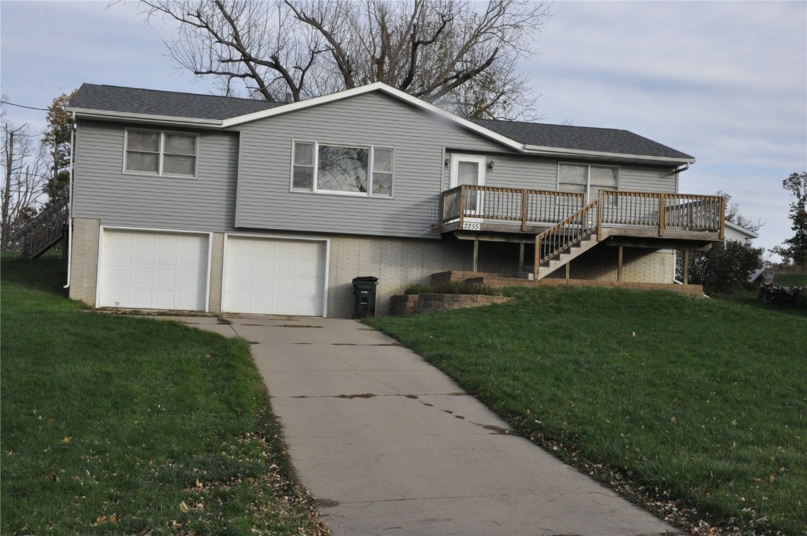 16th St, Cedar Rapids, IA 52405