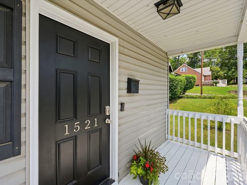 1521 Sumter Ave, Charlotte, NC, 28208-4326 | Card Image