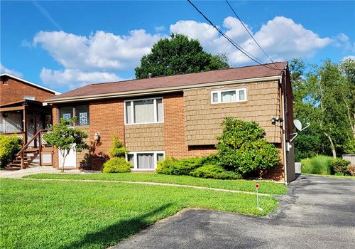 685 Pettigrew Rd, North Huntingdon, PA, 15642-1201 | Card Image