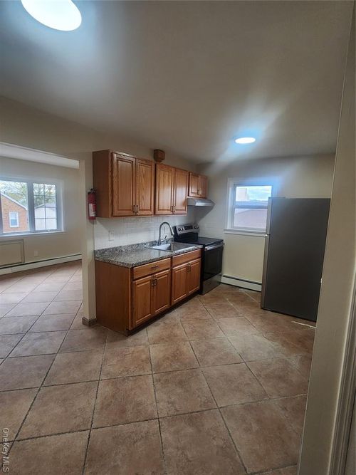 101-27 92nd St, Ozone Park, NY, 11416-2206 | Card Image