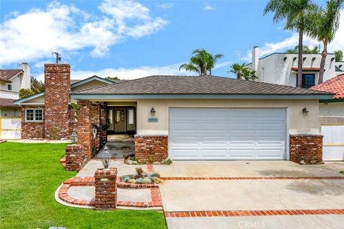 18922 Gregory Ln, Huntington Beach, CA, 92646-1917 | Card Image