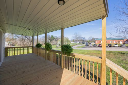 230 Texas Ave, Parsons, TN, 38363-4621 | Card Image