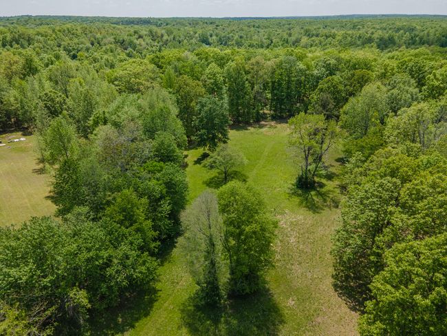 2724 She Boss Rd, House other with 2 bedrooms, 2 bathrooms and 4 parking in Duck River TN | Image 6