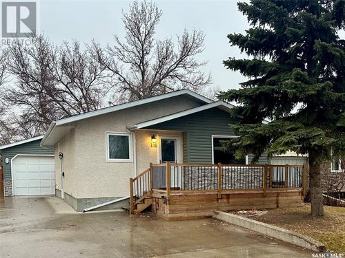 18 Young Cres, Regina, SK, S4N4K8 | Card Image