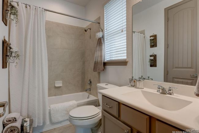 32192 Tamarind Bnd, House other with 4 bedrooms, 4 bathrooms and null parking in Bulverde TX | Image 13