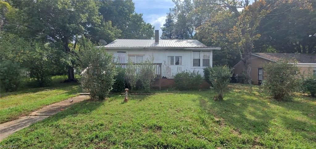2nd Rainbow St, Lexington, NC 27295