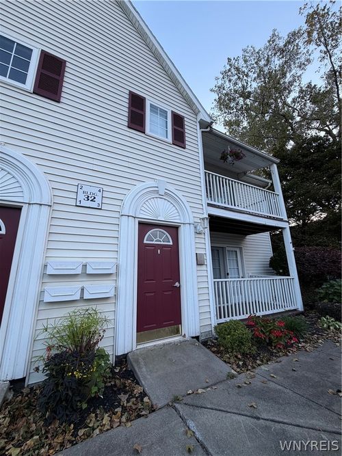 3-32 Brookfield Ln, Cheektowaga, NY, 14227-1972 | Card Image