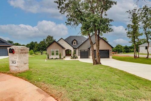3024 Road Runner Ct, Guthrie, OK, 73044-4047 | Card Image