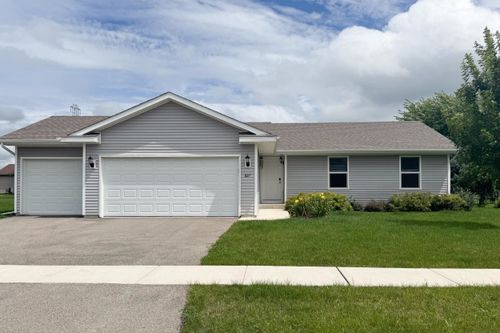 827 Fuller Ln, Belvidere, IL, 61008-2945 | Card Image