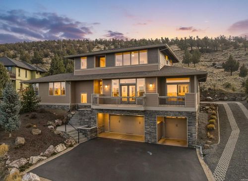 864 Highland View Loop, Redmond, OR, 97756-7398 | Card Image