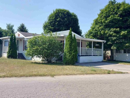 1587 David Pl, Traverse City, MI, 49686-4910 | Card Image