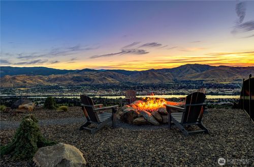904 Ne Conner Court, East Wenatchee, WA, 98802 | Card Image