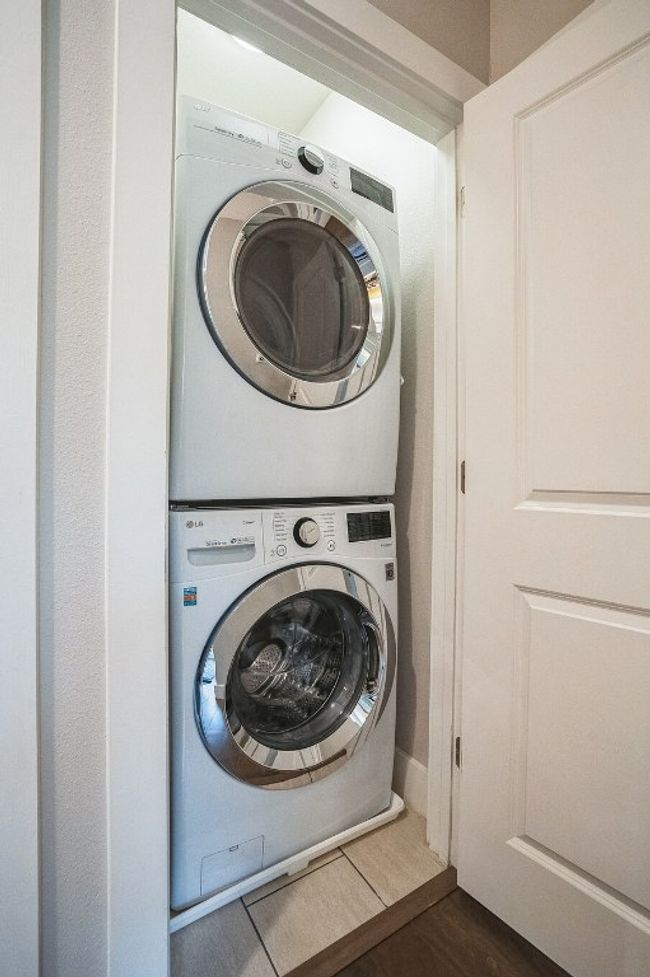 UNIT-2 - 1410 E 2 Nd St, House other with 2 bedrooms, 3 bathrooms and 1 parking in Austin TX | Image 14