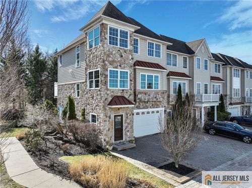 12 White Oak Ln, Aberdeen, NJ, 07747-1967 | Card Image