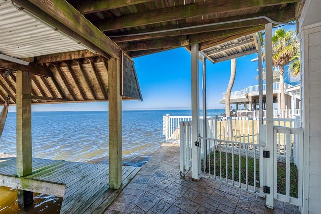 131 Isles End Rd, House other with 4 bedrooms, 5 bathrooms and 2 parking in Tiki Island TX | Image 46