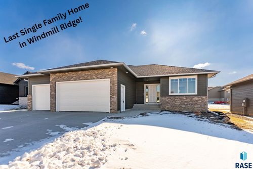 8709 W Rathburn St, Sioux Falls, SD, 57106-7121 | Card Image