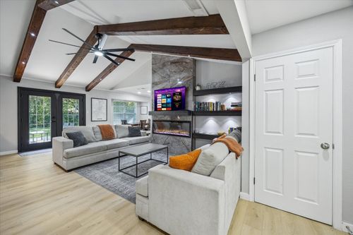 10414 Quail Ridge Dr, Austin, TX, 78758-5008 | Card Image