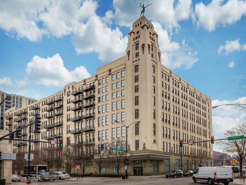 apt-629-758 N Larrabee St, Chicago, IL, 60654-6451 | Card Image
