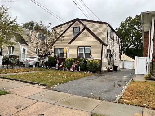 83 Adams St, East Rockaway, NY, 11518-1941 | Card Image