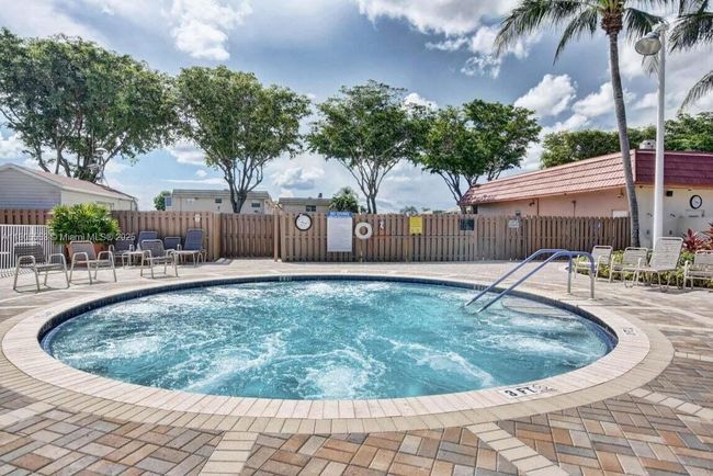 446 - 446 Flanders J, Condo with 2 bedrooms, 2 bathrooms and null parking in Delray Beach FL | Image 30