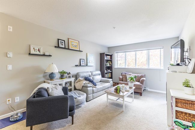 201 - 6815 188 Street, Condo with 2 bedrooms, 2 bathrooms and 2 parking in Surrey BC | Image 3