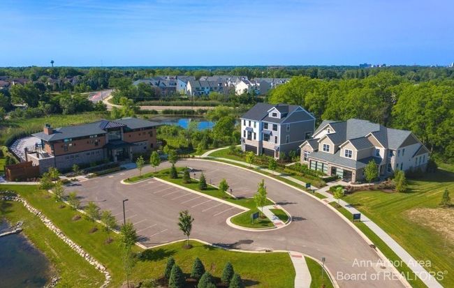2704 S Spurway Dr, Condo with 4 bedrooms, 4 bathrooms and null parking in Ann Arbor MI | Image 32