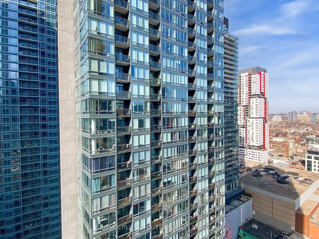 2405 - 99 John St, Condo with 2 bedrooms, 1 bathrooms and null parking in Toronto ON | Image 17