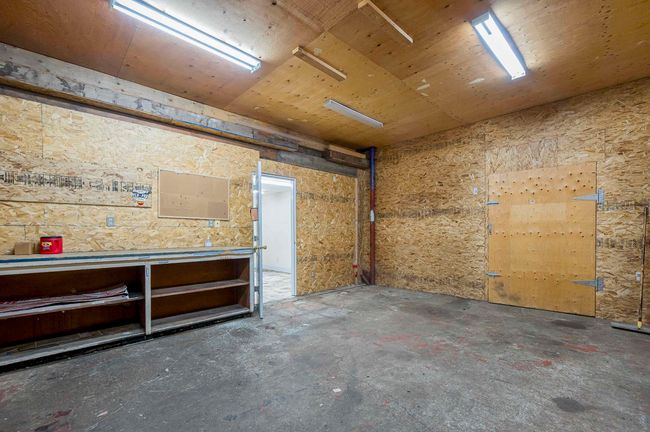 3381 208 St, House other with 3 bedrooms, 2 bathrooms and 9 parking in Langley BC | Image 31