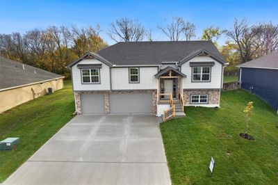 22903 S Ridgeview Drive, House other with 4 bedrooms, 3 bathrooms and null parking in Peculiar MO | Image 2