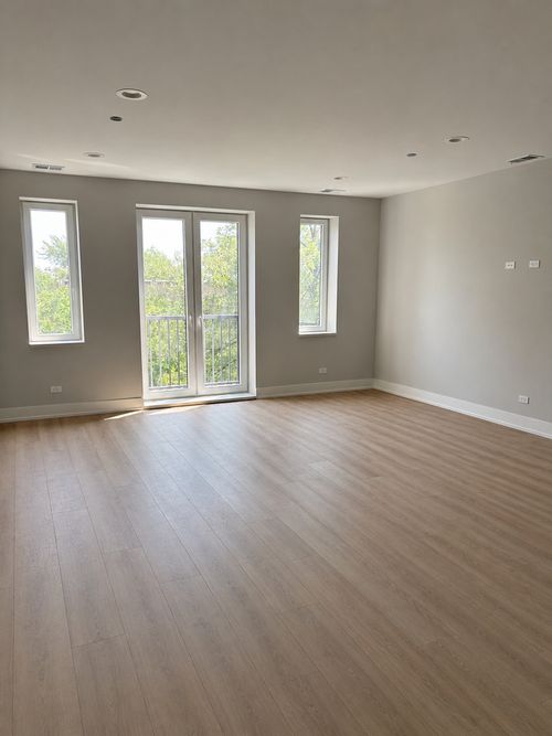 2-3218 N Karlov Avenue, Chicago, IL, 60641 | Card Image