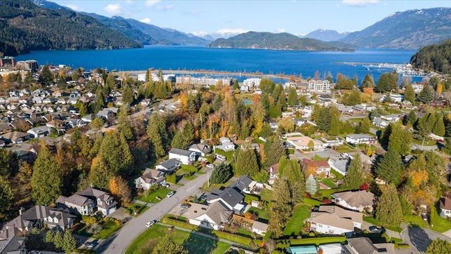 455 Naismith Avenue, House other with 5 bedrooms, 4 bathrooms and 6 parking in Harrison Hot Springs BC | Image 38
