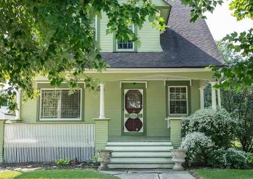 421 Cedar St, Nashua, IA, 50658-9325 | Card Image