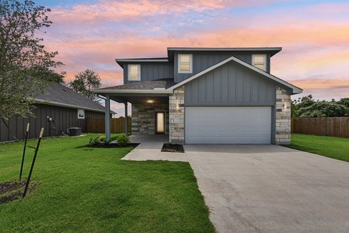 113 Callie St, Smithville, TX, 78957-2567 | Card Image