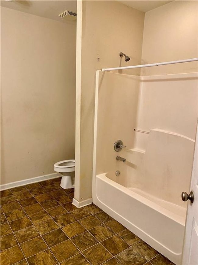 1428 Orchard Park Dr, Condo with 2 bedrooms, 2 bathrooms and null parking in Stone Mountain GA | Image 18