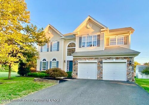 24 Skurka Ct, Sayreville, NJ, 08872-2176 | Card Image
