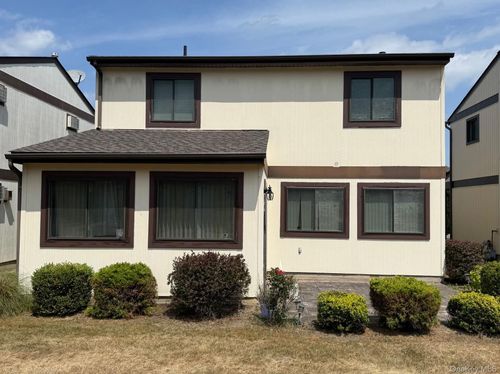 6 Perrins Mews, Middletown, NY, 10940-3555 | Card Image