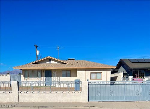3016 E Bartlett Ave, North Las Vegas, NV, 89030-6613 | Card Image